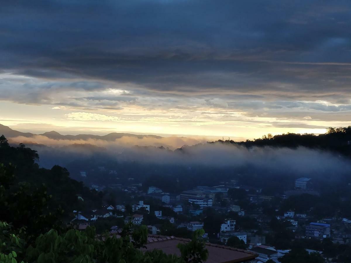 Sesatha Kandy Appartamento Esterno foto